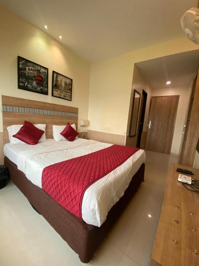 Hotel Airport Prime -Near Mumbai International Airport Andheri East Kültér fotó